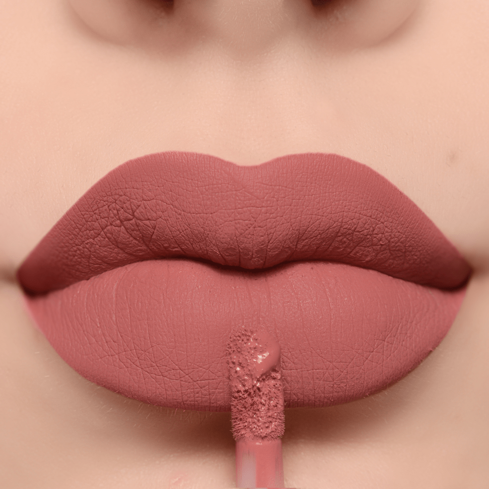 Batom Liquido Creamy Matte - Frosty | Mari Maria Makeup - Image 4